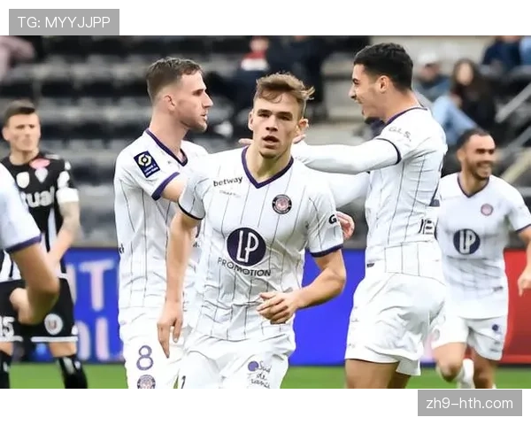 终场前抽筋倒地，图卢兹老将达林加拼尽最后一丝力气